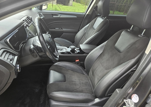 Ford Mondeo cena 56900 przebieg: 240000, rok produkcji 2015 z Sulejówek małe 781